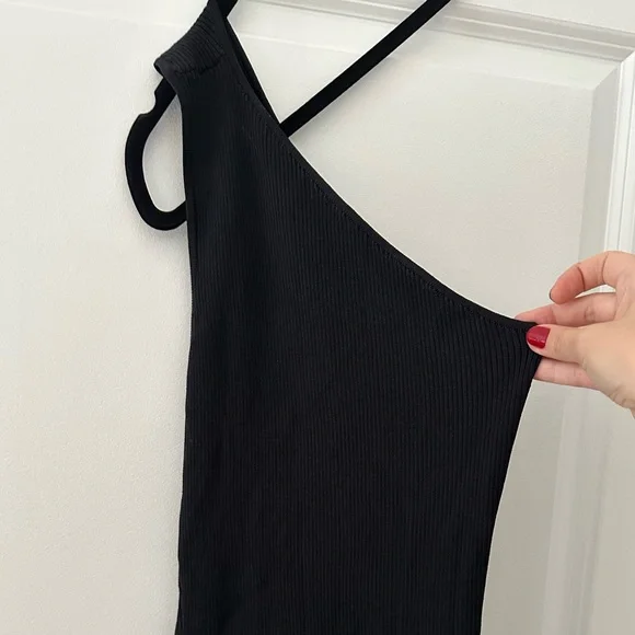 KNIT DRESS WITH CUT OUT BACK - Picture 7 of 7